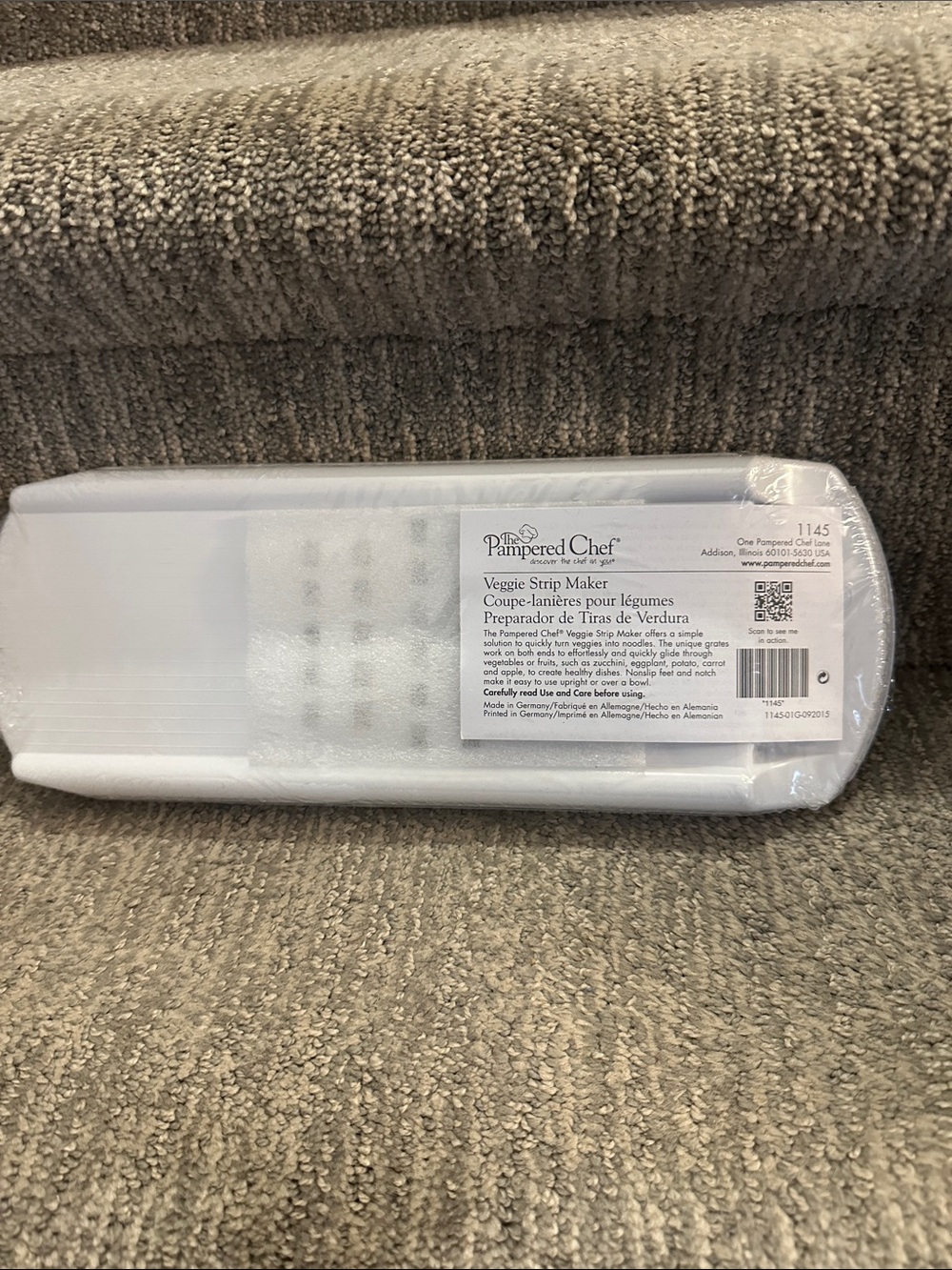 New Pampered Chef White Veggie Strip Maker
